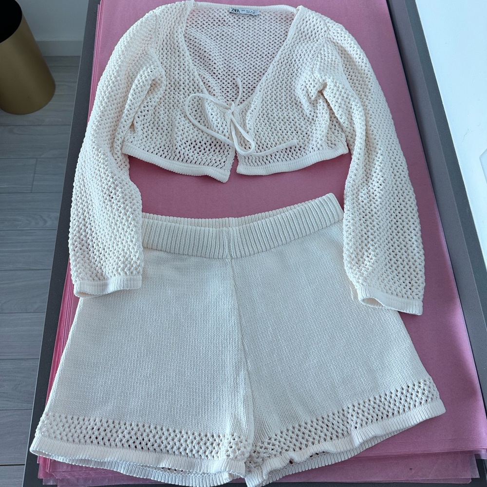 zara knitted high waisted shorts and long sleeve top beach S